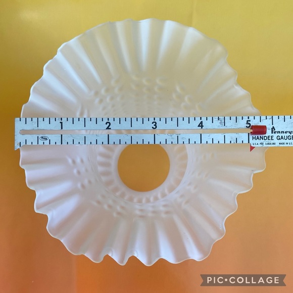 Set of 3 Vintage Frosted Glass Tulip Ruffle Shades - Picture 6 of 7